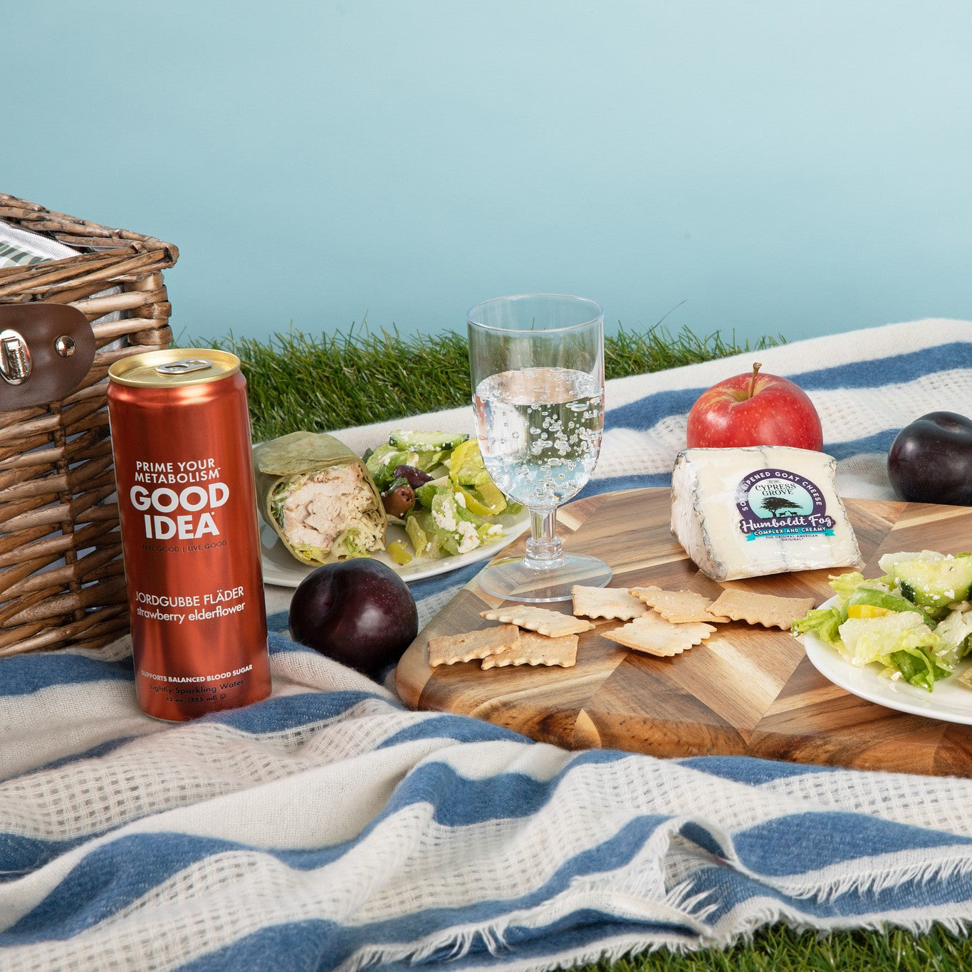good idea with food on a picnic blanket
